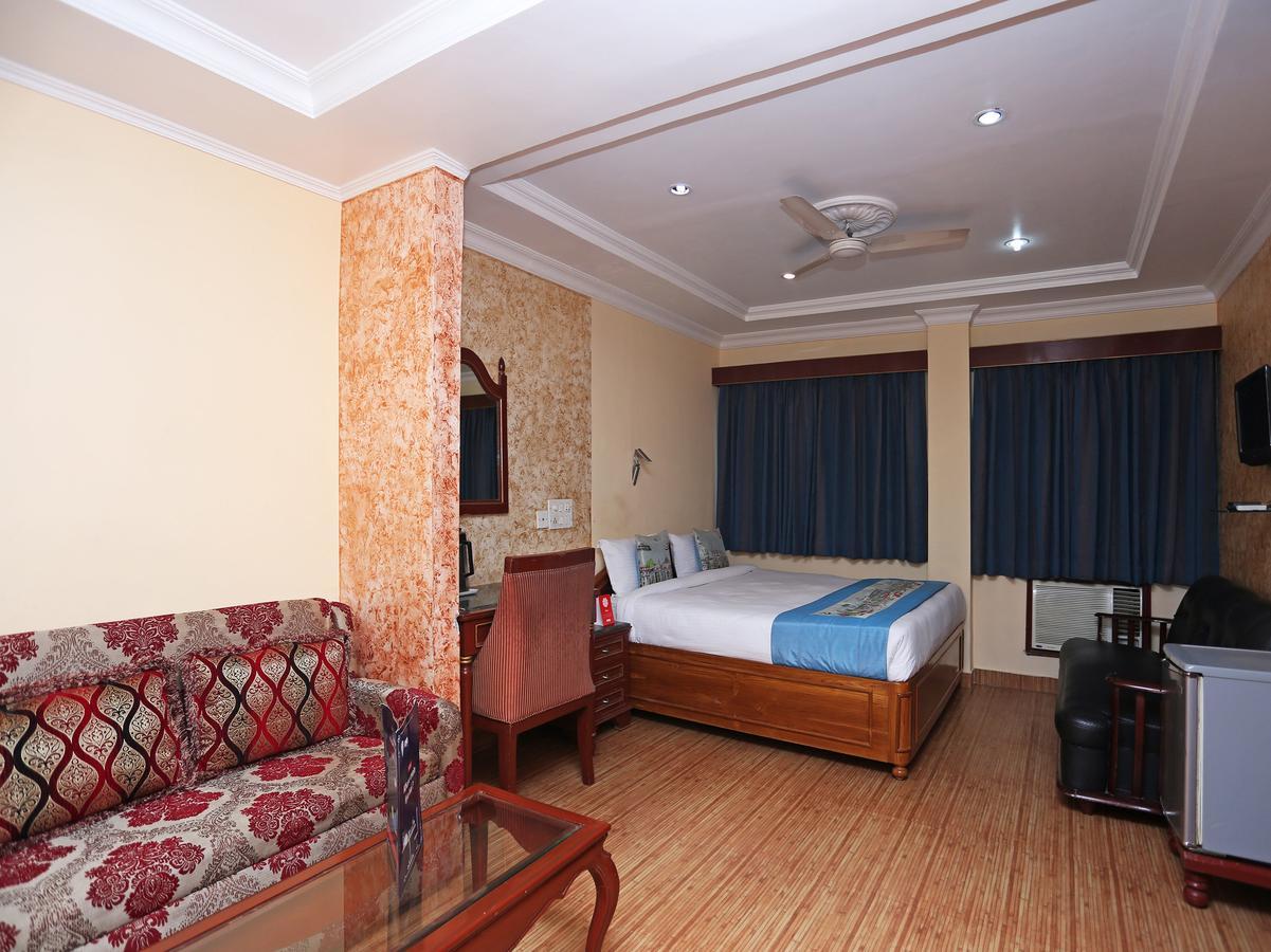 Oyo 7786 Hotel Monsoon Palace Guwahati Luaran gambar